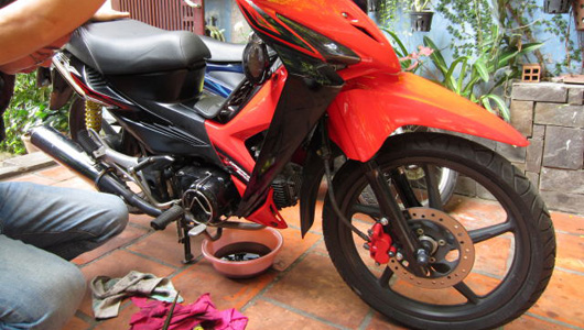 bạn có thể thay nhớt tại nhà - 1